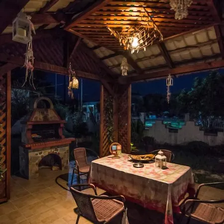 Loula-maria Bed & Breakfast *