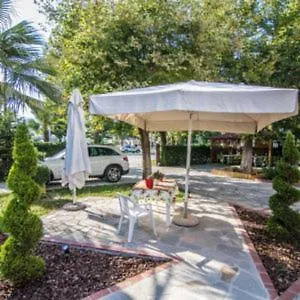 Bed & Breakfast Loula-maria *